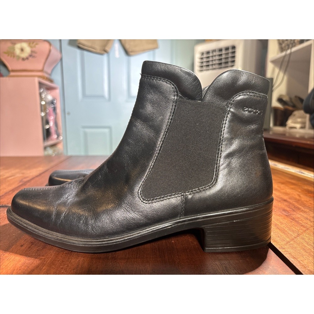 Ecco Light Black Leather Slip On Ankle Boots Size EU 40 / US 9.5 Chelsea Healed